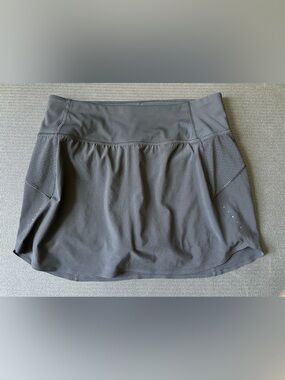 Athleta Run With It 14” Skort size small